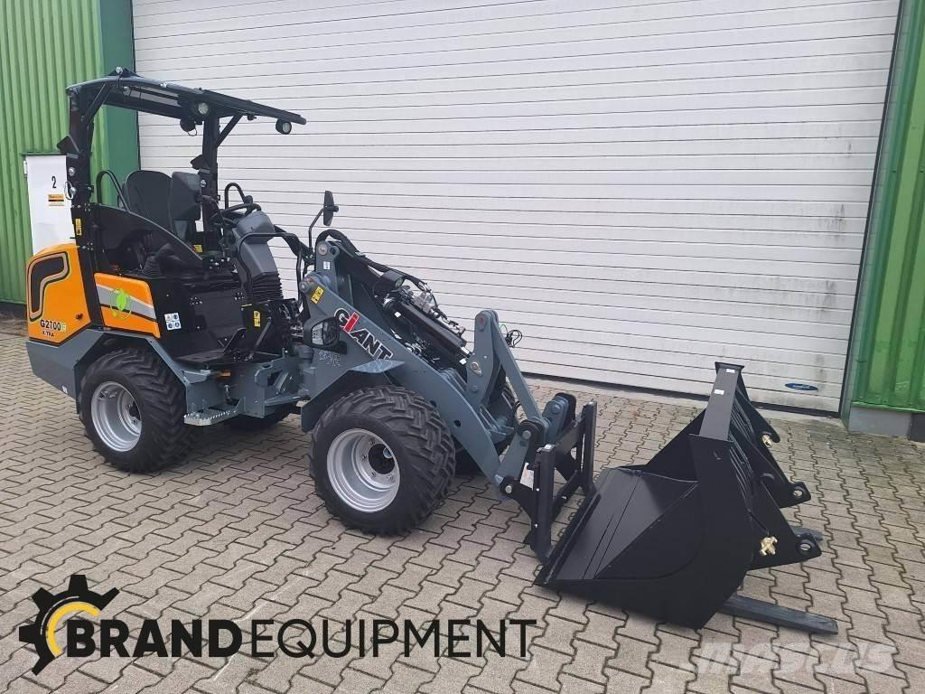 GiANT G2700E X-TRA Фронтальні навантажувачі
