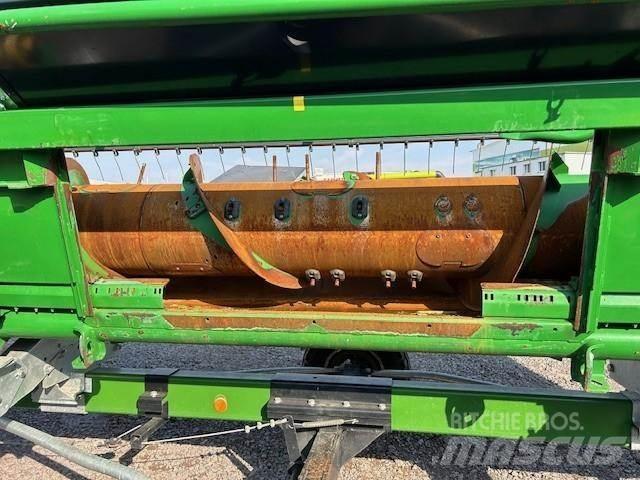 John Deere T 550 Зернозбиральні комбайни