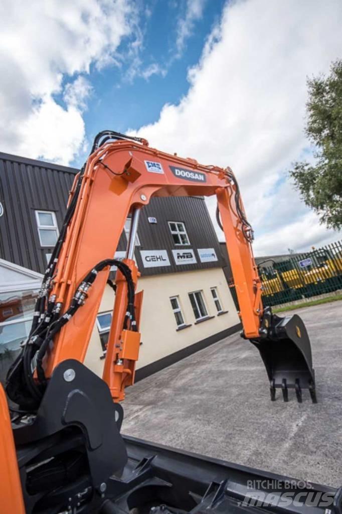 Doosan DX 85 R Середні екскаватори 7т. - 12т.