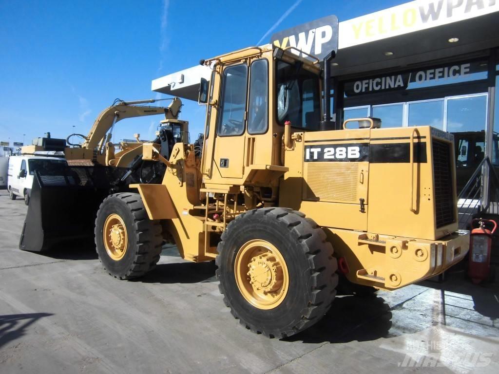 CAT IT 28 Фронтальні навантажувачі