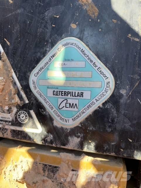CAT 320F Гусеничні екскаватори