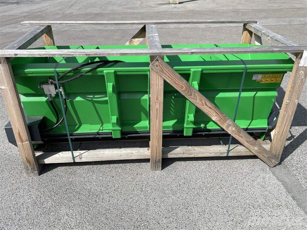 Sami SL-2300 3P/SMS Розсіювачі солі та піску