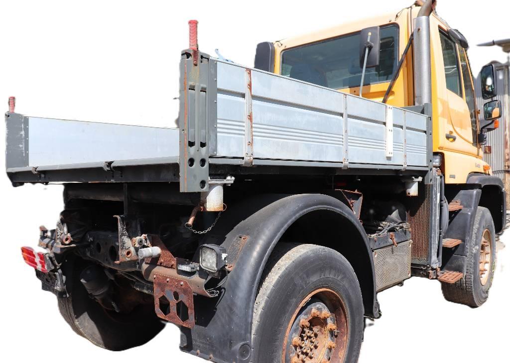 Unimog U400 Вантажівки-платформи/бокове розвантаження