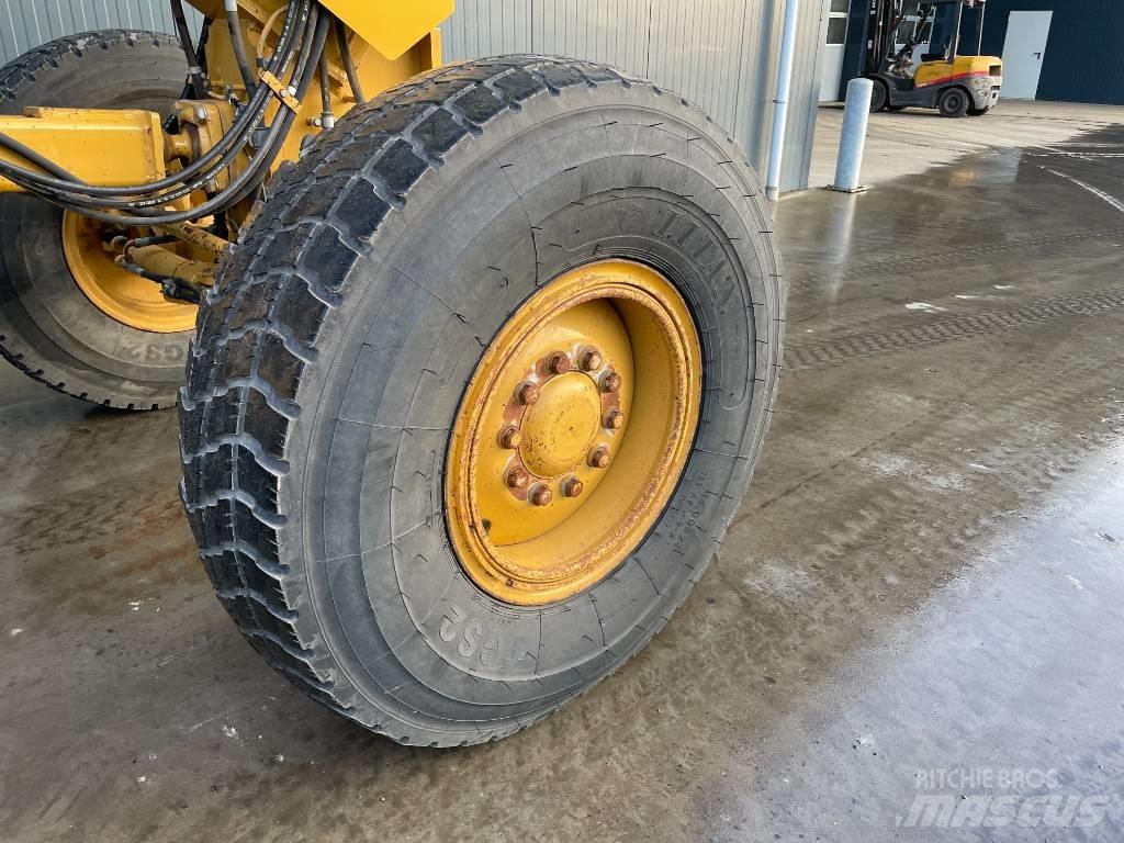 CAT 160M (140) Грейдери