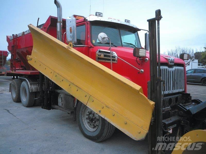 Western Star 4700 SB Снігоочищувальні ножі та плуги