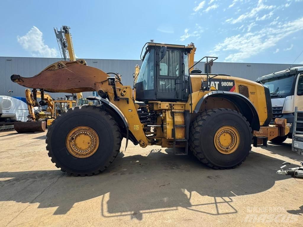 CAT 980M Фронтальні навантажувачі