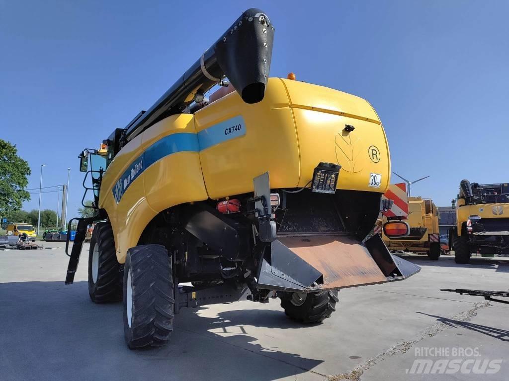 New Holland CX 760 Зернозбиральні комбайни