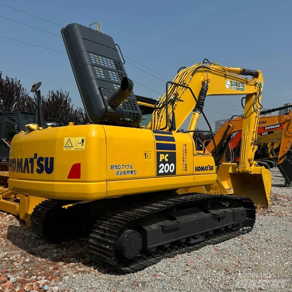 Komatsu 200-8 Гусеничні екскаватори