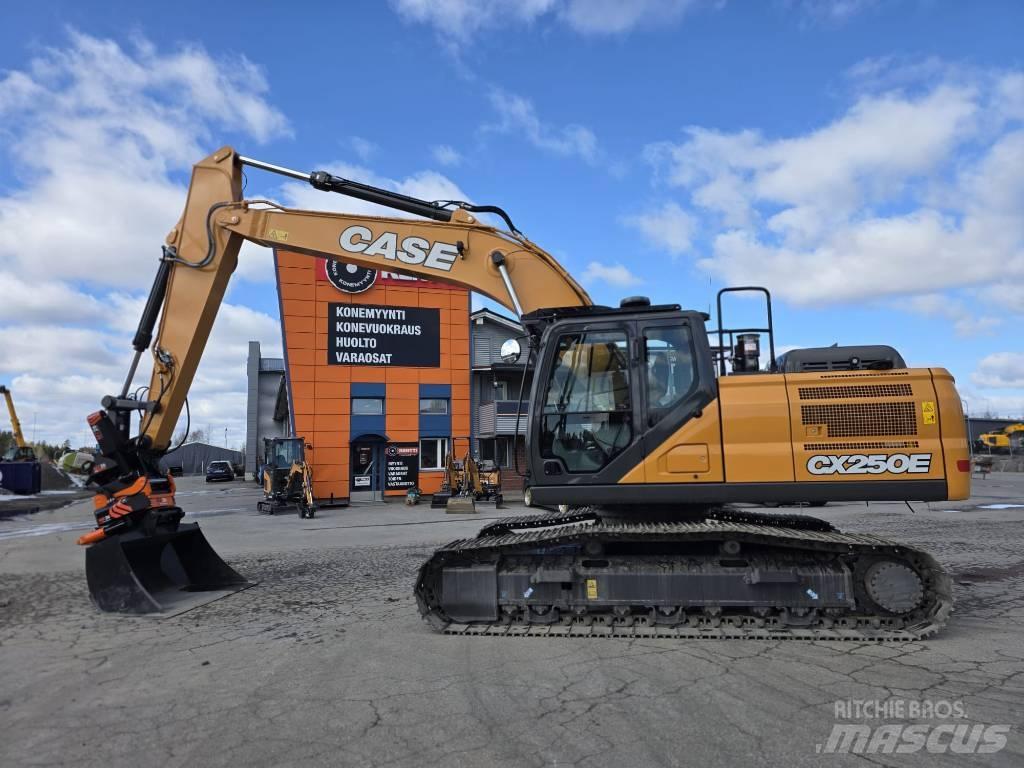 CASE CX 250 E LC Гусеничні екскаватори
