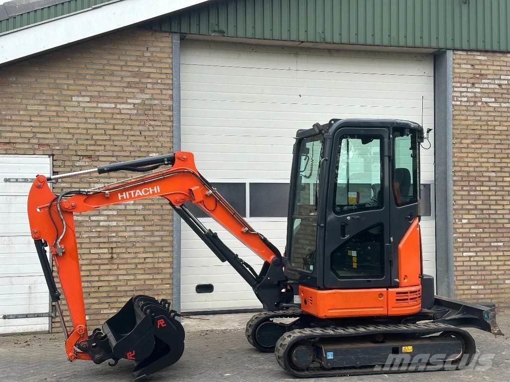Hitachi ZX26U-6CR Міні-екскаватори < 7т