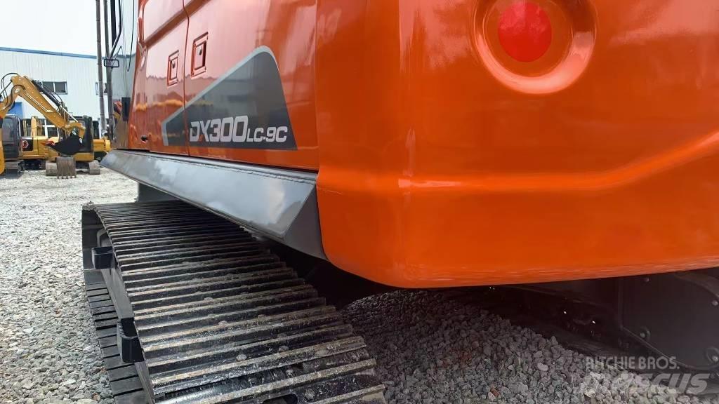 Doosan DX 300 Гусеничні екскаватори