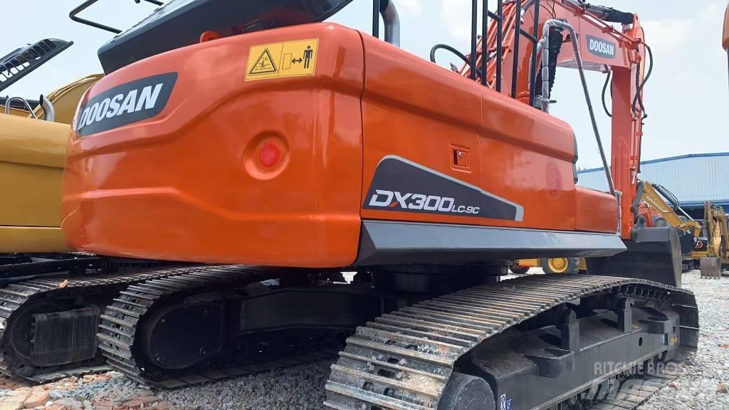 Doosan DX 300 Гусеничні екскаватори