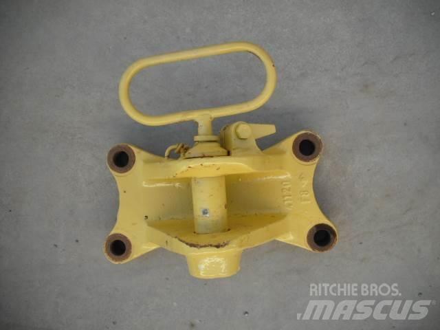 Komatsu D51 Гусеничні бульдозери