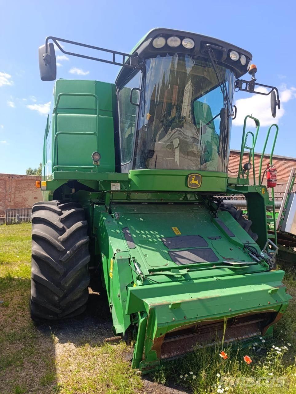 John Deere W650 Зернозбиральні комбайни