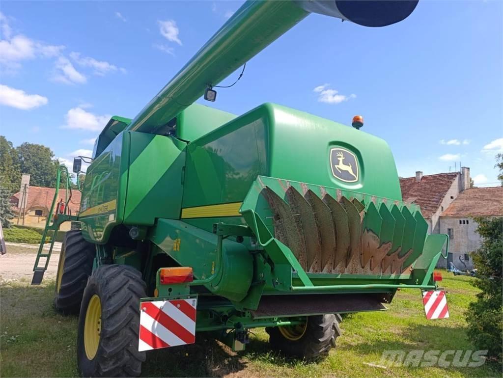 John Deere W650 Зернозбиральні комбайни
