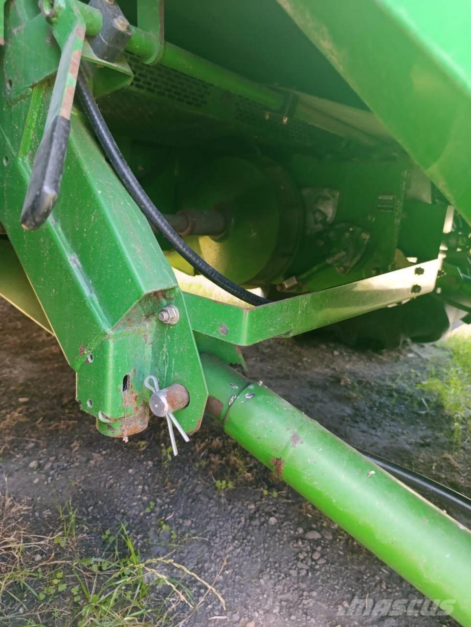 John Deere W650 Зернозбиральні комбайни