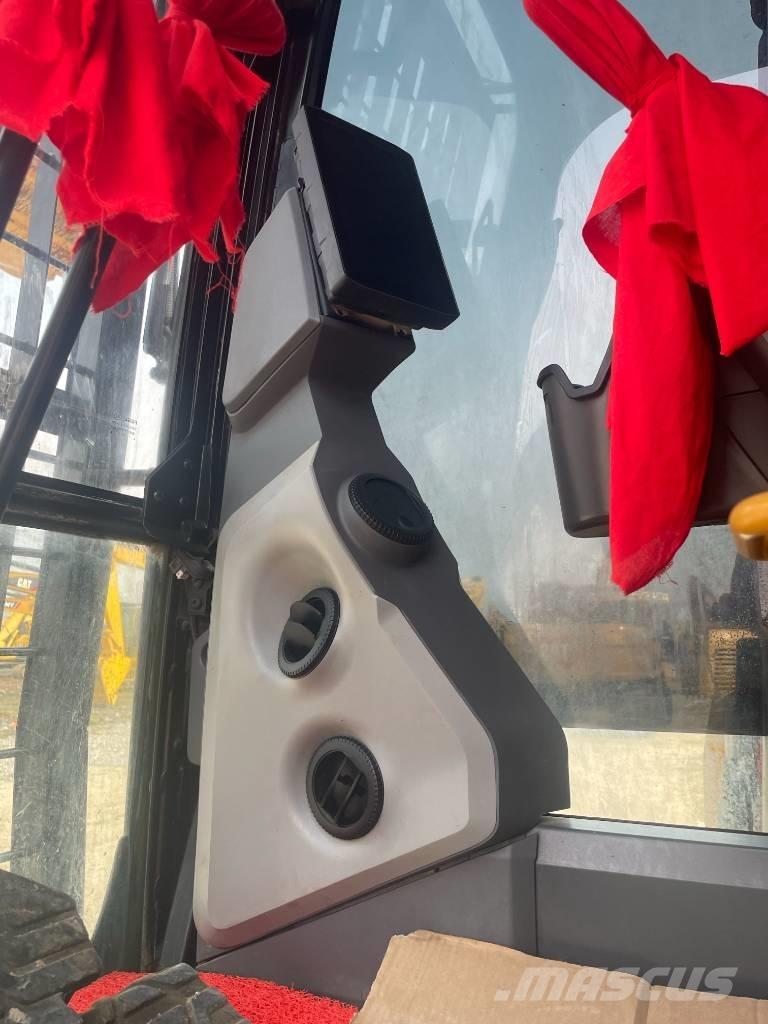 CAT 323GC Гусеничні екскаватори