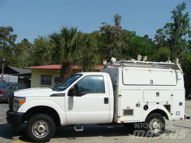 Ford F 350 SD Пікапи / Бічне розвантаження
