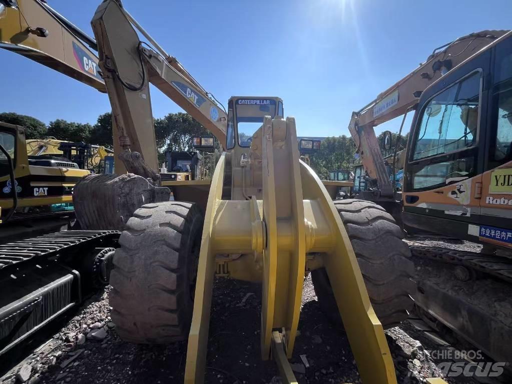 CAT 966F Фронтальні навантажувачі
