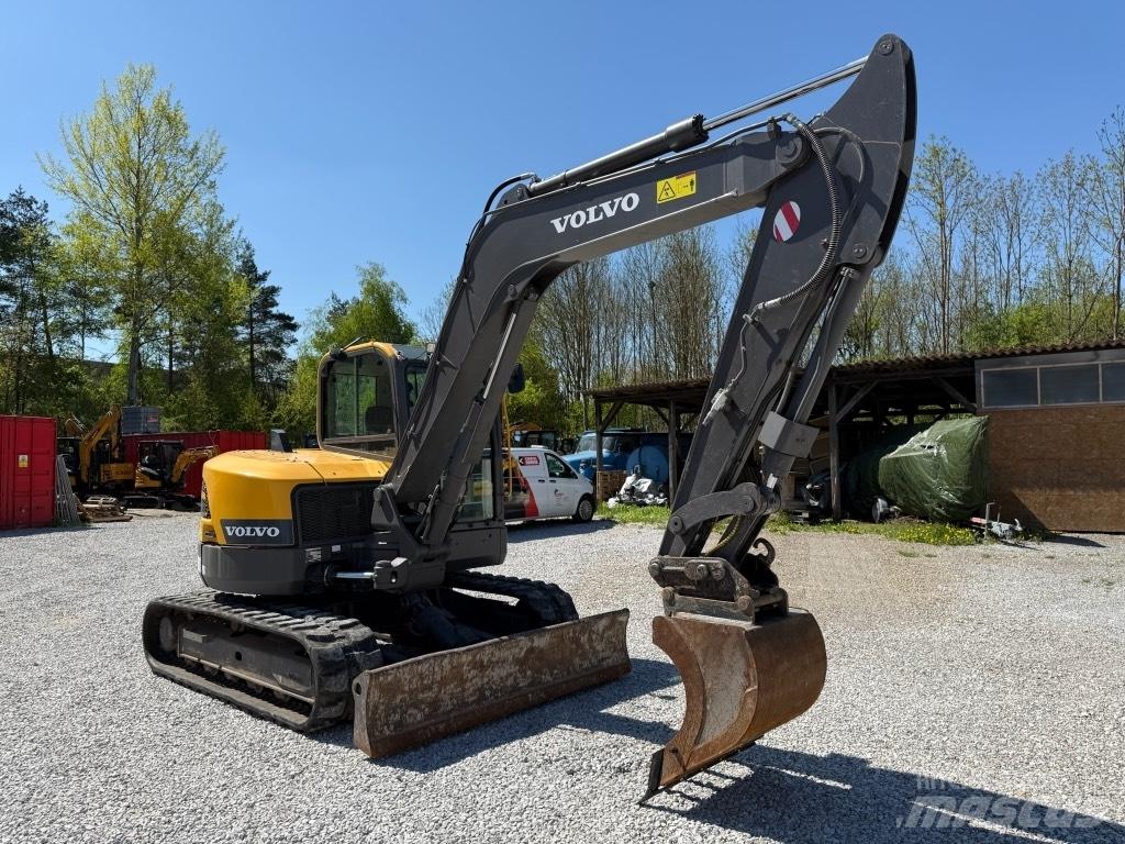 Volvo ECR88D Середні екскаватори 7т. - 12т.