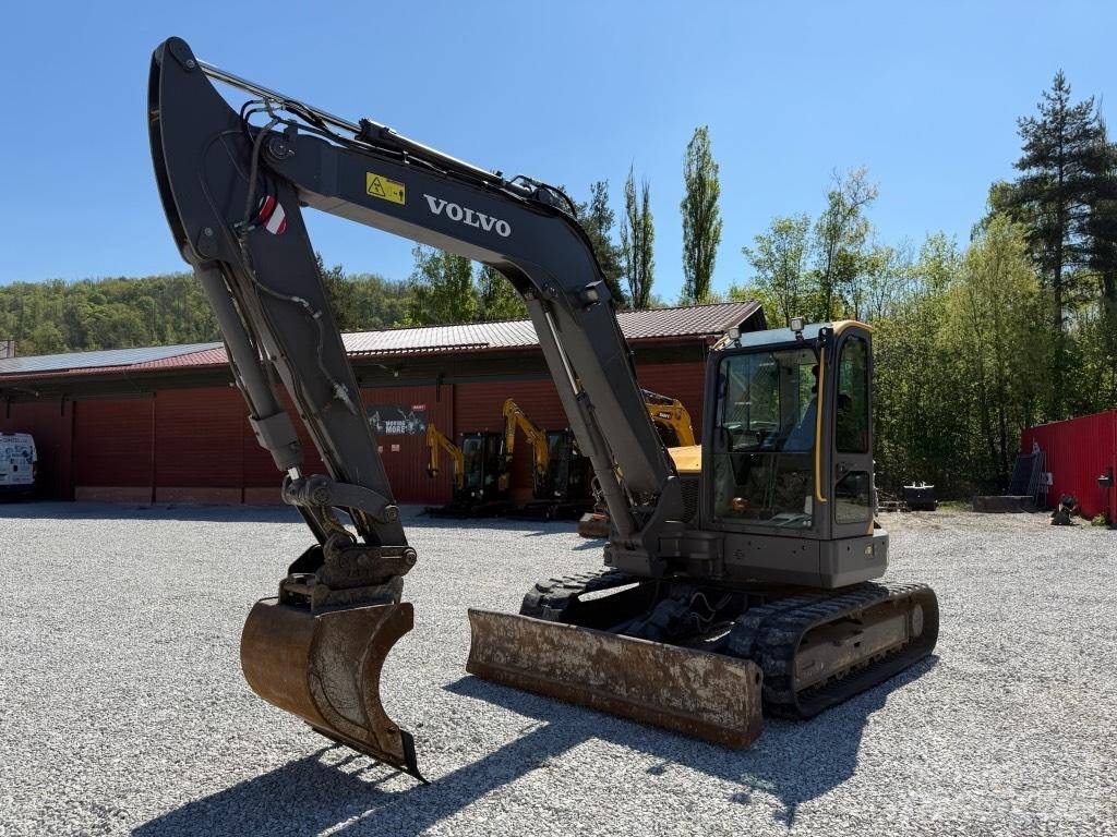Volvo ECR88D Середні екскаватори 7т. - 12т.