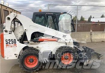 Bobcat S250 Міні-навантажувачі