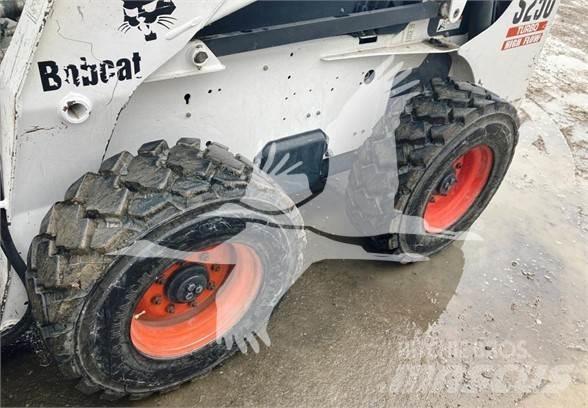 Bobcat S250 Міні-навантажувачі