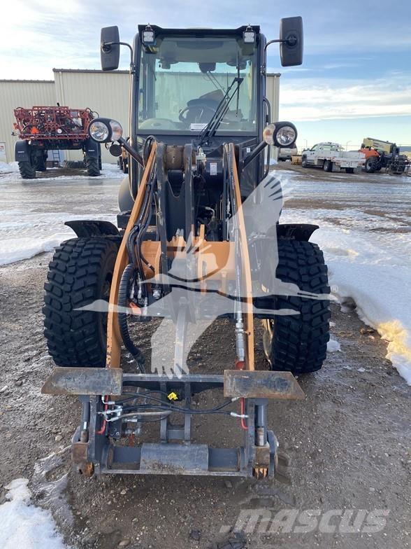 CASE 221F Фронтальні навантажувачі