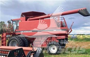 Case IH 1680 Зернозбиральні комбайни