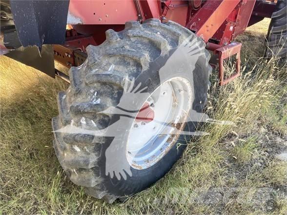 Case IH 2388 Зернозбиральні комбайни