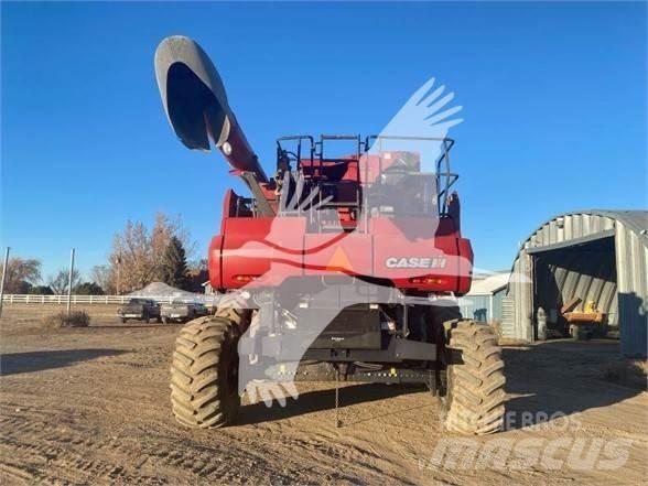 Case IH 8120 Зернозбиральні комбайни