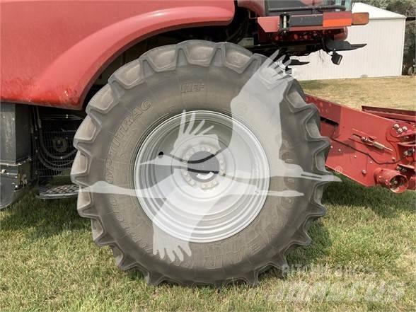 Case IH 8240 Зернозбиральні комбайни