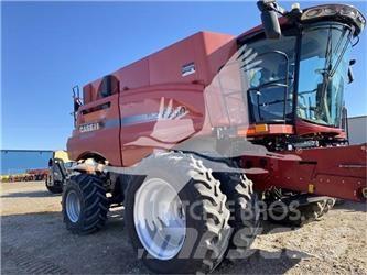 Case IH 8240 Зернозбиральні комбайни