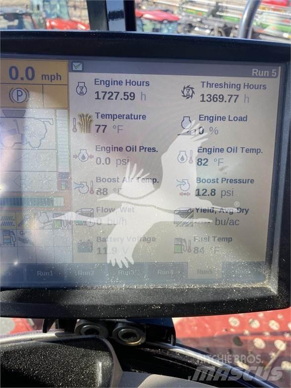 Case IH 8240 Зернозбиральні комбайни