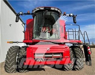 Case IH 8250 Зернозбиральні комбайни