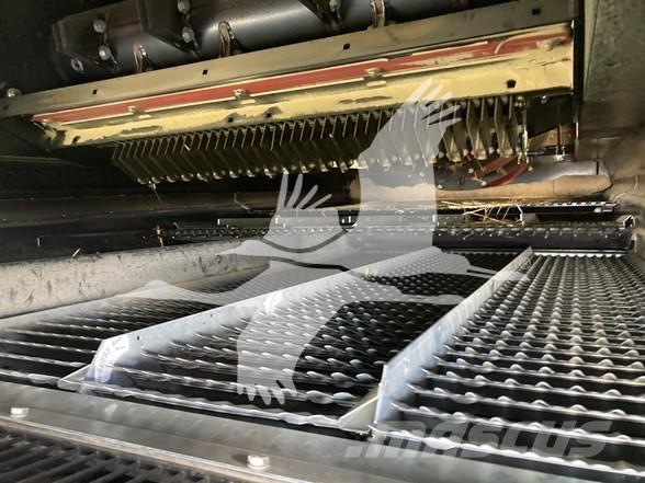 Case IH 8250 Зернозбиральні комбайни