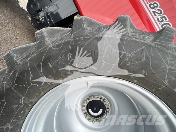 Case IH 8250 Зернозбиральні комбайни