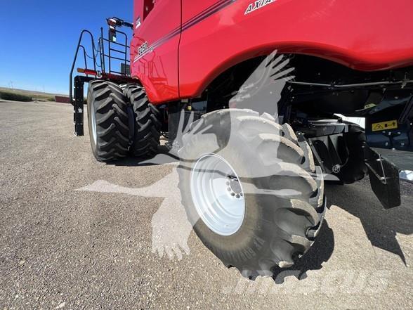 Case IH 8250 Зернозбиральні комбайни