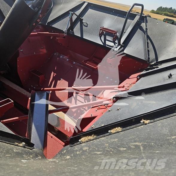 Case IH 8250 Зернозбиральні комбайни