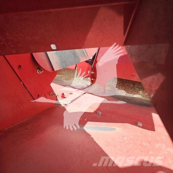 Case IH 8250 Зернозбиральні комбайни