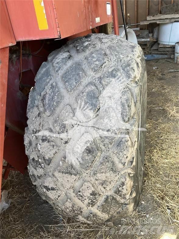 Case IH 8580 Тюкові прес-підбирачі