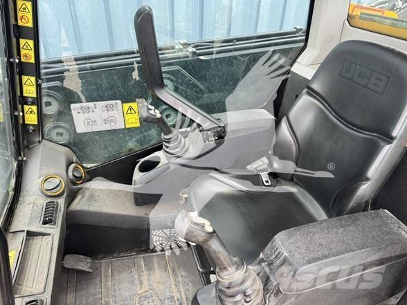 JCB 3TS-8T Міні-навантажувачі