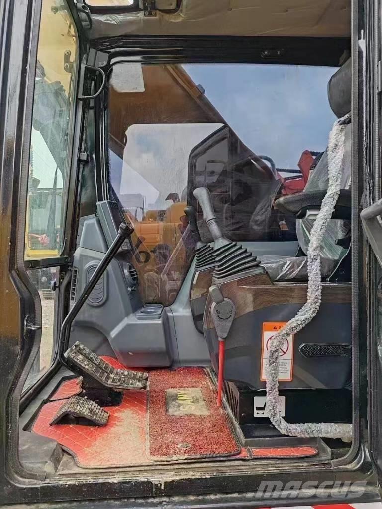 Sany SY215C Гусеничні екскаватори