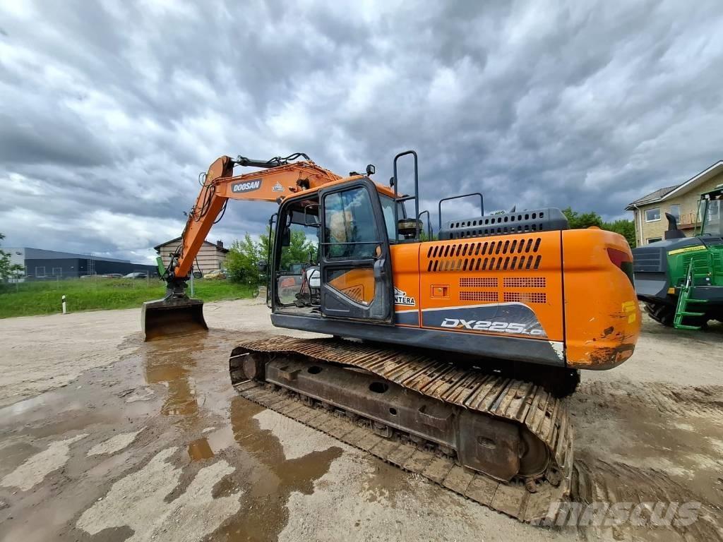 Doosan DX 225 LC-5 Гусеничні екскаватори