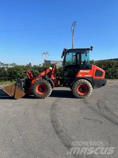 Kubota R 082 Фронтальні навантажувачі