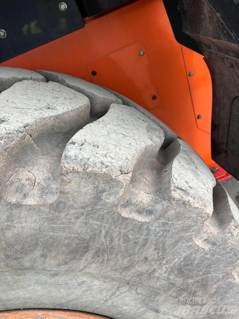 Hitachi ZW 250-6 Фронтальні навантажувачі