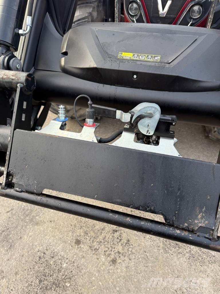 Valtra T234 Трактори