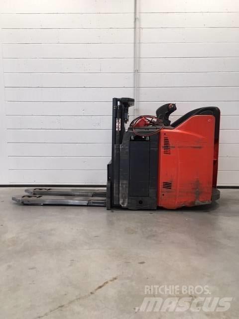 Linde D12HPSP/133 Самохідні електроштабелери