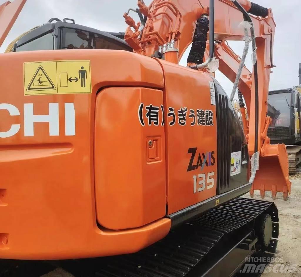 Hitachi 135US-6 Гусеничні екскаватори