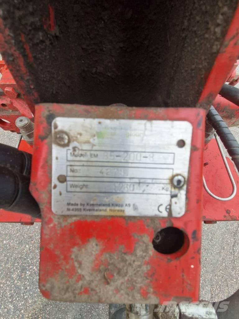 Kverneland EM85 Реверсивні плуги